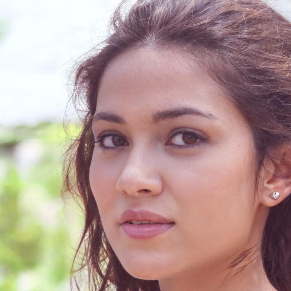 Kartika Lestari, Lead Financial Analyst di Frondex