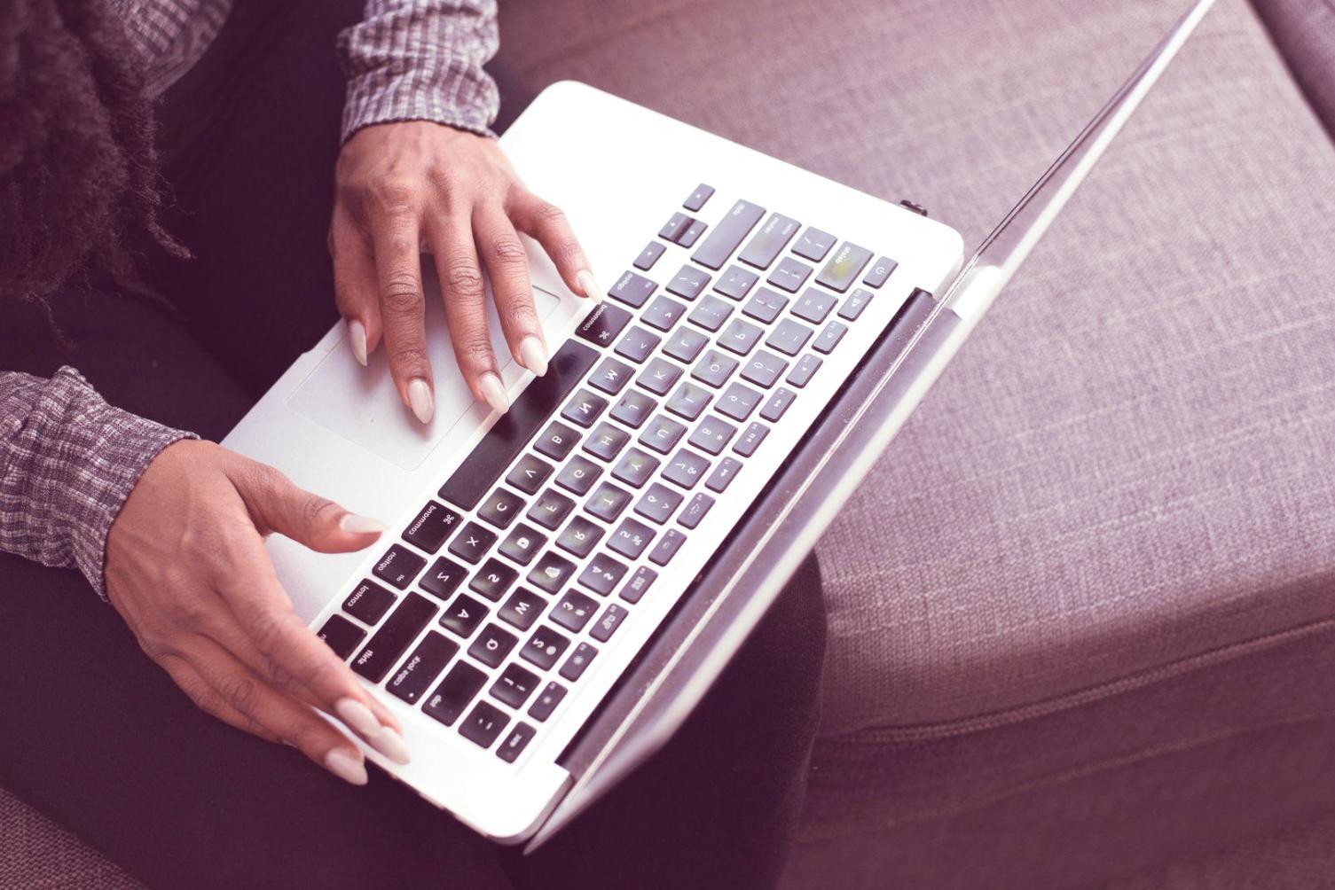 Proses analisis data keuangan dengan pendekatan sistematis